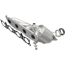 Load image into Gallery viewer, MagnaFlow Exhaust Products 2013-2017 Nissan Sentra 1.8L California Grade CARB Compliant Direct-Fit Manifold Catalytic Converter (5531271)