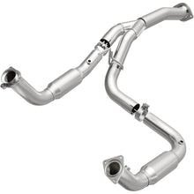 Load image into Gallery viewer, Magnaflow 2011 Chevrolet Silverado 2500 HD 6.0L Direct Fit Converter (5551252)