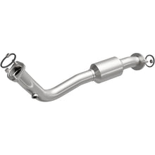 Load image into Gallery viewer, Magnaflow 13-15 Toyota RAV4 2.5L Direct Fit Converter (5571541)