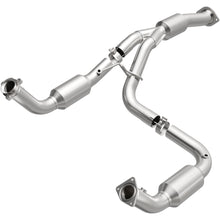 Load image into Gallery viewer, Magnaflow 12-17 Chevrolet Express 3500 6.0L Direct Fit Converter (5582113)