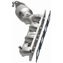 Load image into Gallery viewer, Magnaflow 05-06 Nissan Titan 5.6L Direct Fit Converter (5582357)