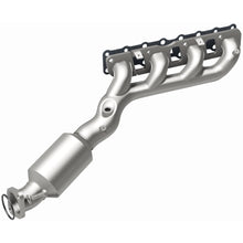 Load image into Gallery viewer, Magnaflow 05-06 Nissan Titan 5.6L Direct Fit Converter (5582357)