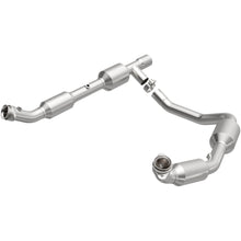 Load image into Gallery viewer, Magnaflow 05-08 Ford E-350 Super Duty 5.4L Direct Fit Converter (5582439)