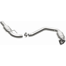 Load image into Gallery viewer, Magnaflow 2006 Chevrolet Express 2500 4.8L Direct Fit Converter (5582524)