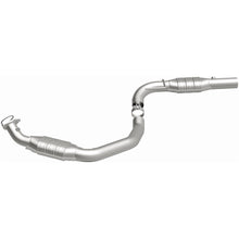 Load image into Gallery viewer, Magnaflow 2006 Chevrolet Express 2500 4.8L Direct Fit Converter (5582524)