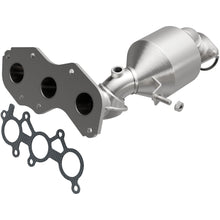 Load image into Gallery viewer, Magnaflow 11-15 Toyota Sienna 3.5L Direct Fit Converter (5582548)