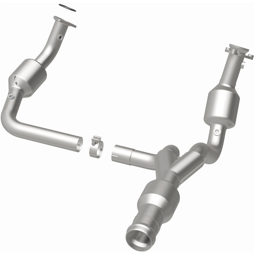 Magnaflow 11-15 GMC Yukon 6.2L Direct Fit Converter (5582616)