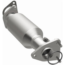 Load image into Gallery viewer, Magnaflow 05-17 Nissan Frontier 4.0L Direct Fit Converter (5582668)