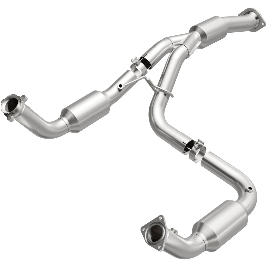 Magnaflow 12-14 Chevrolet Silverado 2500 HD 6.0L Direct Fit Converter (5582812)