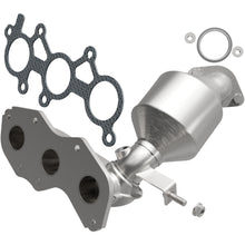 Load image into Gallery viewer, Magnaflow 07-10 Toyota Sienna 3.5L Direct Fit Converter (5582832)
