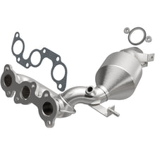 Load image into Gallery viewer, Magnaflow 04-06 Toyota Sienna 3.3L Direct Fit Converter (5582834)