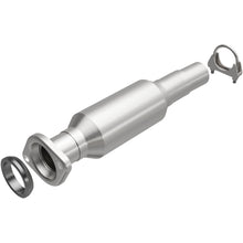 Load image into Gallery viewer, Magnaflow 04-06 Toyota Sienna 3.3L Direct Fit Converter (5592030)