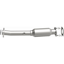 Load image into Gallery viewer, Magnaflow 05-06 Nissan Titan 5.6L Direct Fit Converter (5592215)