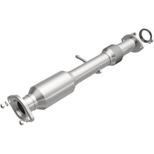Load image into Gallery viewer, Magnaflow 14-15 Toyota Highlander 3.5L Direct Fit Converter (5592534)