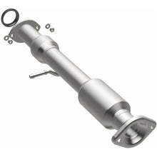 Load image into Gallery viewer, Magnaflow 14-15 Toyota Highlander 3.5L Direct Fit Converter (5592534)