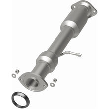 Load image into Gallery viewer, Magnaflow 14-15 Toyota Highlander 3.5L Direct Fit Converter (5592534)