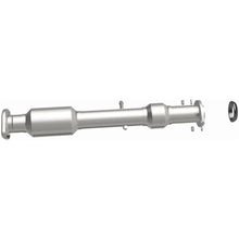 Load image into Gallery viewer, Magnaflow 14-15 Toyota Highlander 3.5L Direct Fit Converter (5592534)