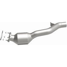 Load image into Gallery viewer, Magnaflow 10-11 Porsche Cayenne 4.8L Direct Fit Converter (5592595)
