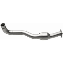 Load image into Gallery viewer, MagnaFlow Conv. DF 01-05 GM Silv/Sierra 6.6L (60501)
