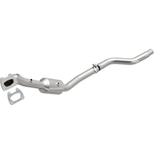 Load image into Gallery viewer, MagnaFlow Exhaust Products California Grade CARB Compliant Direct-Fit Catalytic Converter (6561141)