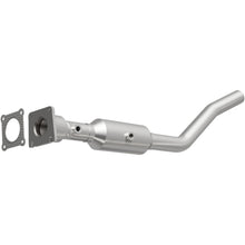 Load image into Gallery viewer, MagnaFlow Exhaust Products California Grade CARB Compliant Direct-Fit Catalytic Converter (6561192)