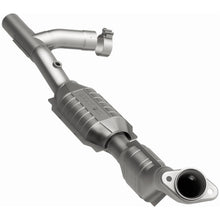 Load image into Gallery viewer, MagnaFlow Conv DF 99-02 Expedition 5.4L 4wd (93128)