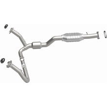 Load image into Gallery viewer, MagnaFlow Conv DF S10 Pickup 01-03 6 4.3L (93226)