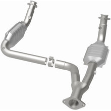 Load image into Gallery viewer, MagnaFlow Conv DF 00-01Tahoe/Yukon V8 5.7L (93603)