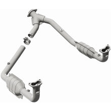 Load image into Gallery viewer, MagnaFlow Conv DF 97 Land Rover Defender 90 4.0L Y-Pipe Assy / 96-99 Discovery 4.0L Y-Pipe Assy (93690)