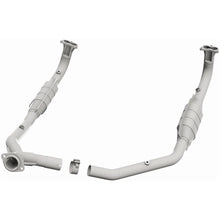 Load image into Gallery viewer, MagnaFlow Conv DF 97 Land Rover Defender 90 4.0L Y-Pipe Assy / 96-99 Discovery 4.0L Y-Pipe Assy (93690)