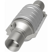 Load image into Gallery viewer, MagnaFlow Conv Univ 2.50inch w/ single O2 (99236HM)