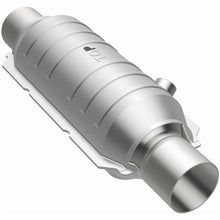 Load image into Gallery viewer, Magnaflow Conv Univ 2.25 HM Angled O2 (99325HM)