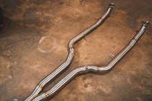 Load image into Gallery viewer, Valvetronic Designs 2011-2016 BMW F10 M5 4.4L Catback T304 Stainless Steel Forged Carbon 3.5 Inch Outlet Tips (BMW.F10.M5.VSES.BR.FC)