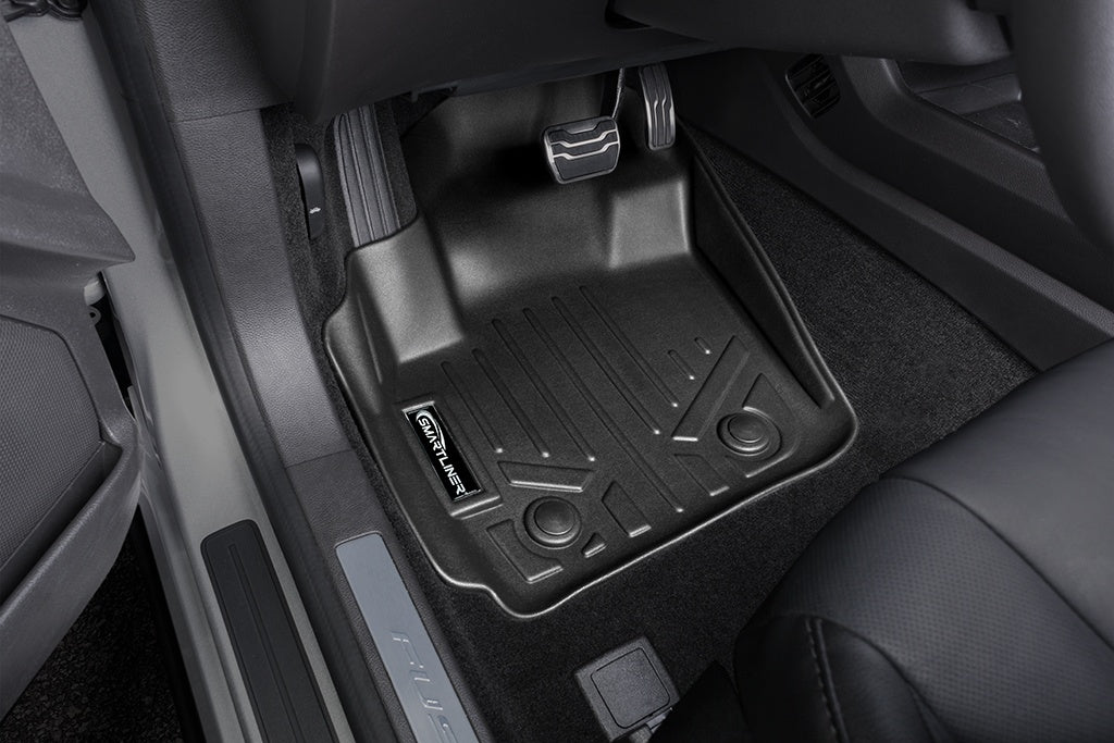 SMARTLINER Custom Fit Floor Mats 1st Row Liner Set Black Compatible With 2013-2016 Ford Fusion / Lincoln MKZ (SA0133)