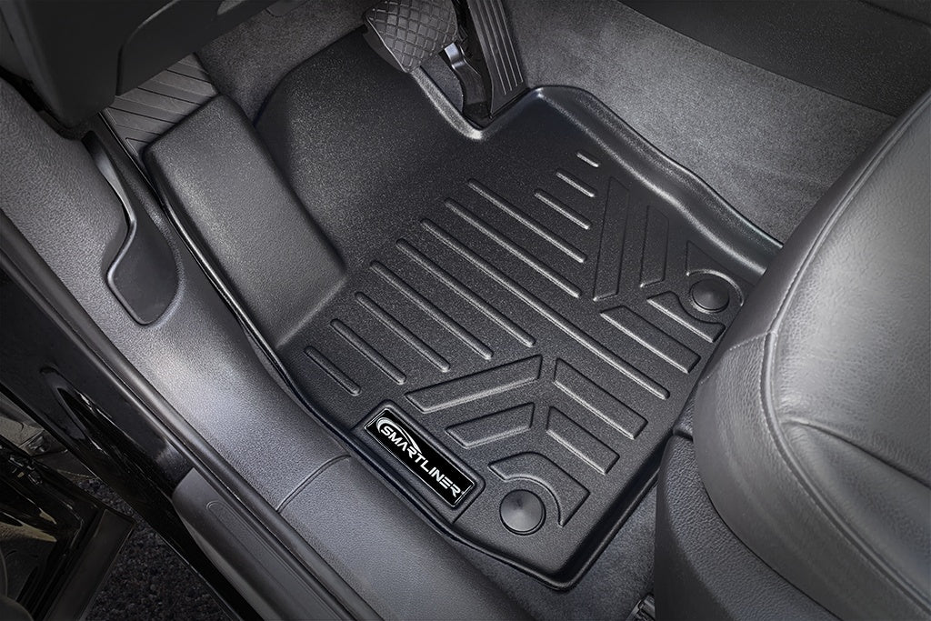 SMARTLINER Custom Fit All Weather Protection Black 1st Row Liners Compatible With 2015-2018 Audi Q3 (SA0365)