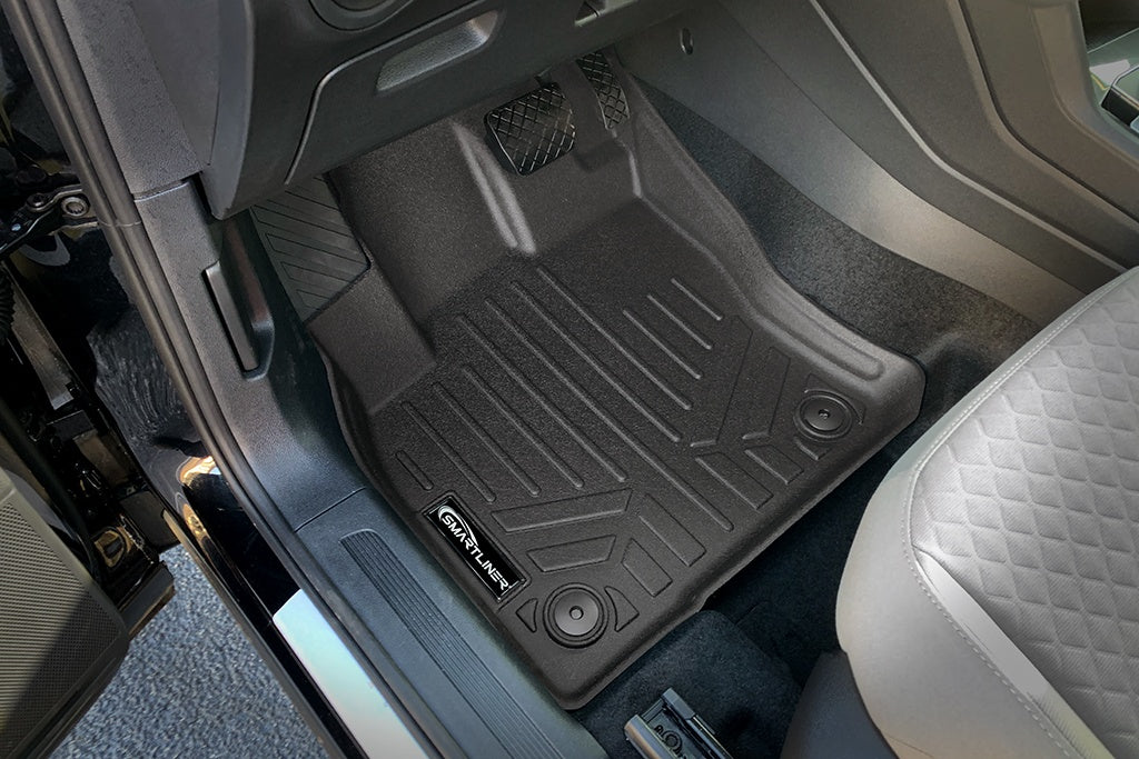 SMARTLINER Custom Fit Floor Mats 1st Row Liner Set Black Compatible With 2018-2023 Volkswagen Tiguan - All Models (SA0270)