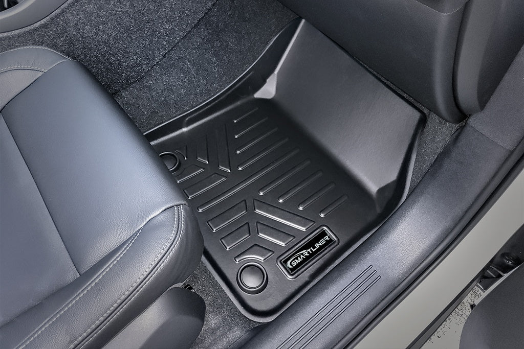 SMARTLINER Custom Fit All Weather 1st Row Black Floor Mat Liner Set Compatible With 2019-2022 Volvo XC40 (SA0588)