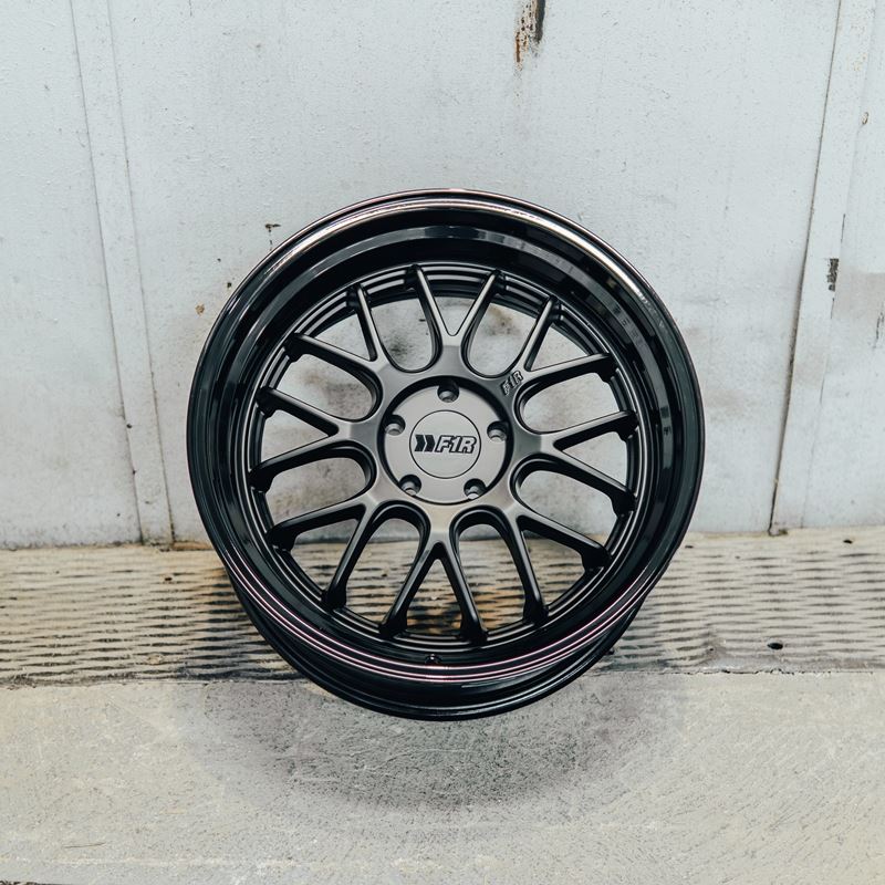 F1R F21 19x9.5 - Satin Black/ Gloss Black Lip Wheel