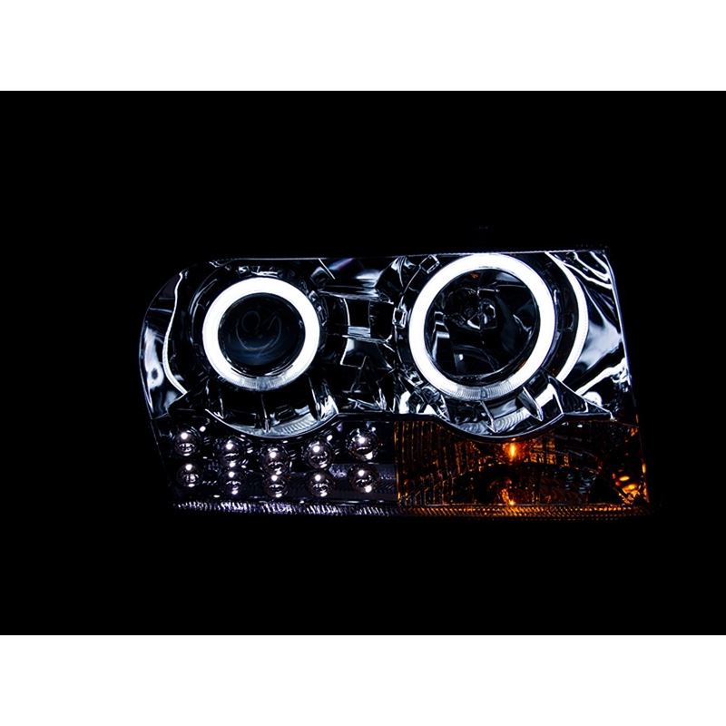 ANZO USA 2005-2010 Chrysler 300 Projector Headlights w/ Halo Chrome (121136)