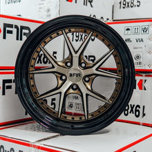 Load image into Gallery viewer, F1R F105 19x10.5 - Bronze / Black Lip Wheel